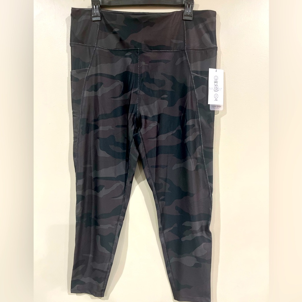 Nine West NWT XL camo leggings
